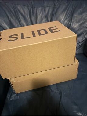 adidas YZY SLIDE Box - Brown